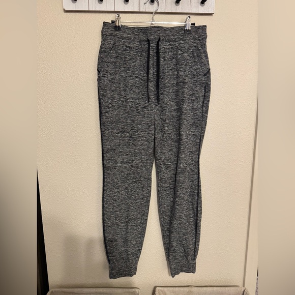 lululemon athletica Pants - lululemon Gray joggers size 6